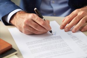 Cégek közötti szerződések szállítása aláírásra