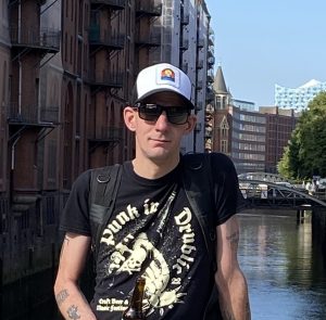 Szabó Rafael, Paddy futár portréja